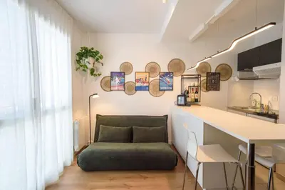 Cuisine ou kitchenette dans l'établissement Neuf lumineux jardin résidentiel près du métro