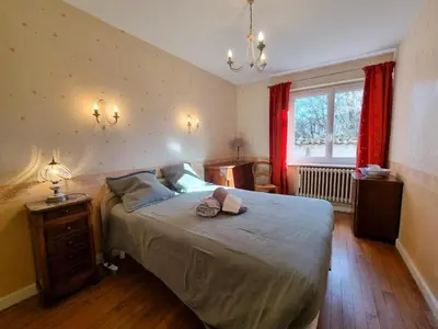 Un ou plusieurs lits dans un hébergement de l'établissement Maison de village cosy - 4 pers. - FR-1-496-386