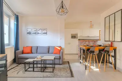 Cuisine ou kitchenette dans l'établissement Immeuble entier privatisé, wifi haut débit, groupe, famille