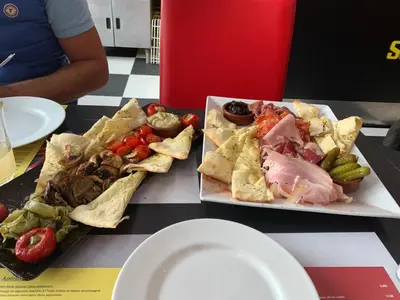Nourriture dans l'hôtel ou à proximité