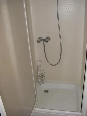 Salle de bains dans l'établissement Le Marverand