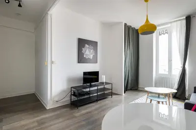 Télévision ou salle de divertissement dans l'établissement Appartement Lyon Villeurbanne - Enjoy in Lyon