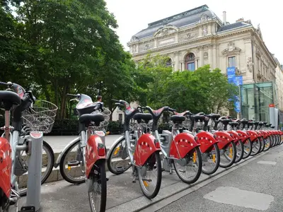 Vélo sur le terrain de l'établissement Jolie chambre à louer - Vue Imprenable ou dans les environs