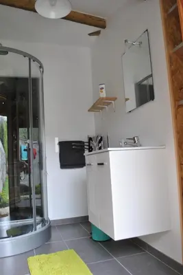 Cuisine ou kitchenette dans l'établissement L'Etournelle - Cabane Perchée