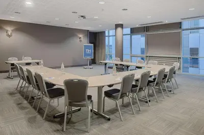 Espace de conférence ou salle de réunion dans l'établissement NH Lyon Airport