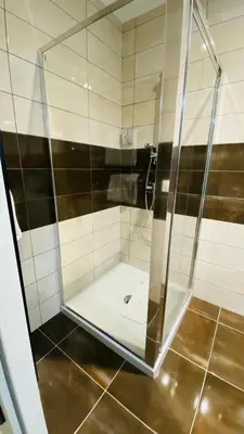 Salle de bains dans l'établissement Hotel Martinez Grenay