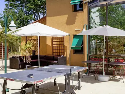 Terrasse ou espace extérieur de l'établissement ibis Lyon Nord