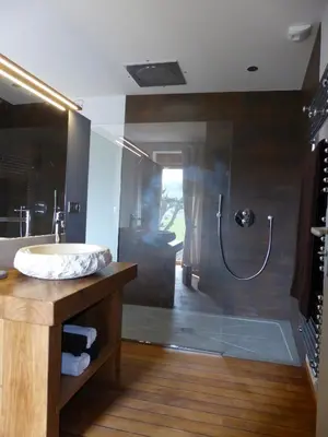 Salle de bains dans l'établissement Gite Stone & Spa
