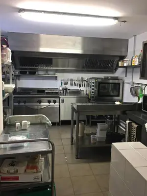 Cuisine ou kitchenette dans l'établissement Les Chambres d'Hôtes d'Alice Dior
