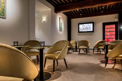 Télévision ou salle de divertissement dans l'établissement Domaine de Clairefontaine - Teritoria