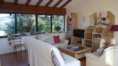 Télévision ou salle de divertissement dans l'établissement Aux 3 sapins