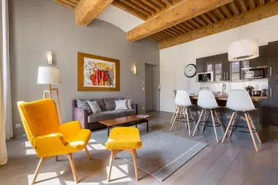 Cuisine ou kitchenette dans l'établissement Pearl - Furnished apartment - Downtown Lyon
