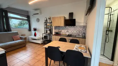Cuisine ou kitchenette dans l'établissement La Colombe