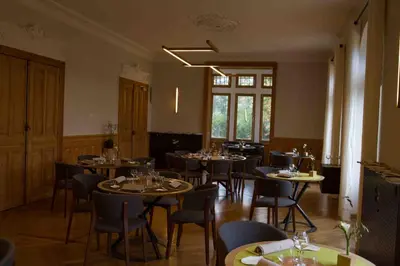 Restaurant ou autre lieu de restauration dans l'établissement Eclosion Château Hôtel & Restaurant