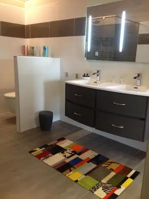 Salle de bains dans l'établissement Domaine du Mont Monnet - Chambre d'hôtes & Gîte