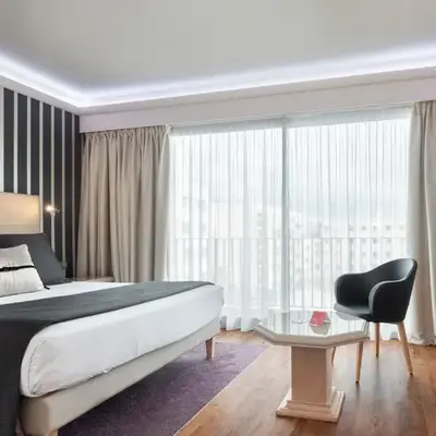 Hôtel Charlemagne by Happyculture