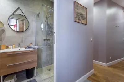 Salle de bains dans l'établissement Host Inn Natty Sūite