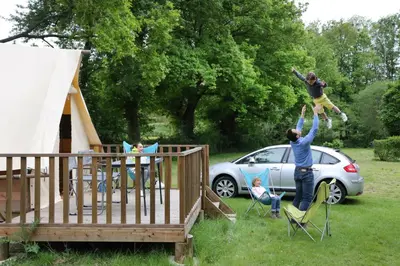 Jardin de l'établissement Camping le Nid du Parc