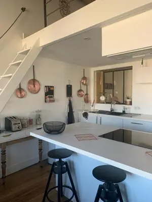 Cuisine ou kitchenette dans l'établissement La 