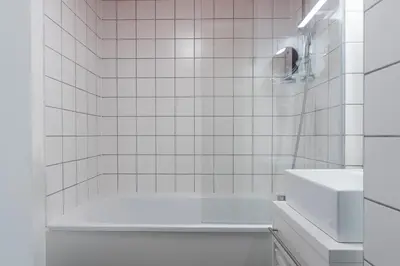 Salle de bains dans l'établissement KYRIAD LYON EST – Saint Quentin Fallavier