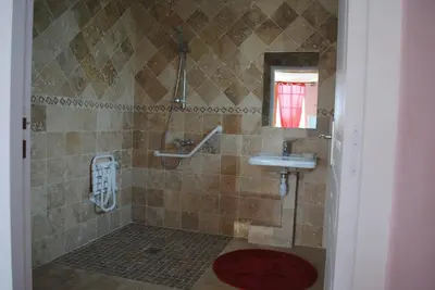 Salle de bains dans l'établissement Domaine de la Poyat