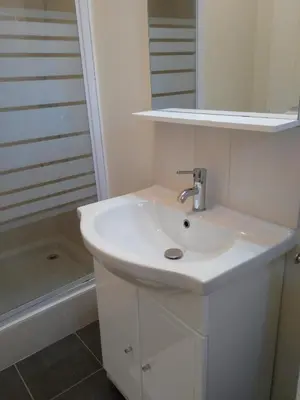Salle de bains dans l'établissement Atelier Liberation