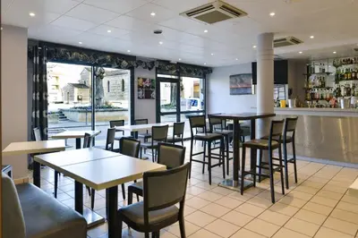 Restaurant ou autre lieu de restauration dans l'établissement Soleil et Jardin