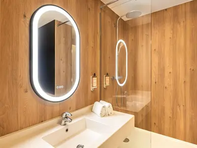 Salle de bains dans l'établissement Mercure Lyon Est Chaponnay