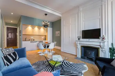 Télévision ou salle de divertissement dans l'établissement Confort - Furnished apartment - Downtown Lyon