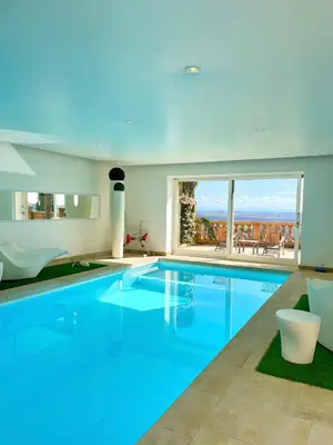 Piscine de l'établissement Cabane Spa Sauna ou située à proximité