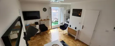 Télévision ou salle de divertissement dans l'établissement PLEIN SUD Terrasse Garage Netflix Climatisation