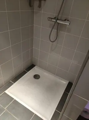 Salle de bains dans l'établissement Les Pierres Folles