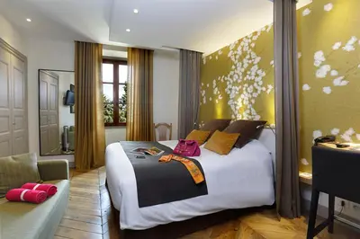 Coin salon dans l'établissement Château Chapeau Cornu