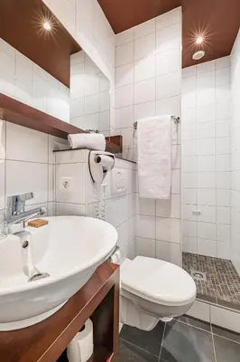 Salle de bains dans l'établissement Globe Et Cecil