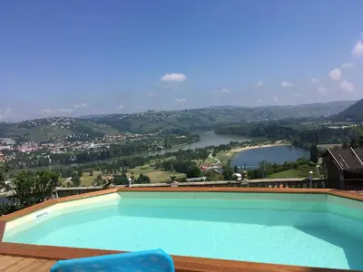 Vue générale sur la montagne ou vue sur la montagne depuis la villa