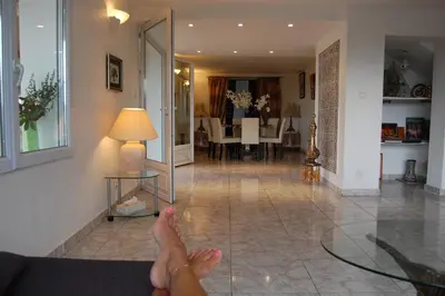 Coin salon dans l'établissement Villa Panoramique