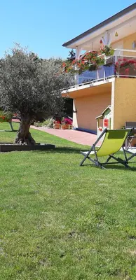 Jardin de l'établissement Ma maison fleurie proche AEROPORT LYON ST EXUPERY, LDLC ARENA, Groupama Stadium,Eurexpo