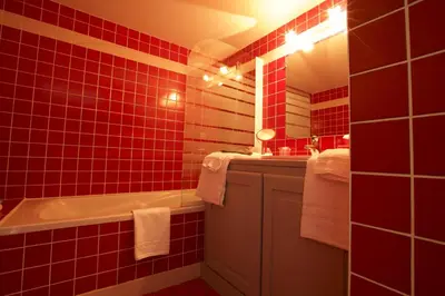 Salle de bains dans l'établissement L'Oree Du Château