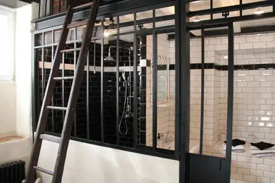 Salle de bains dans l'établissement l'Atelier de Saint-Just