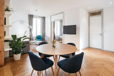Télévision ou salle de divertissement dans l'établissement DIFY Cosy - Centre Ville