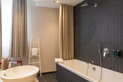 Salle de bains dans l'établissement Maison Nô - Hôtel et Rooftop