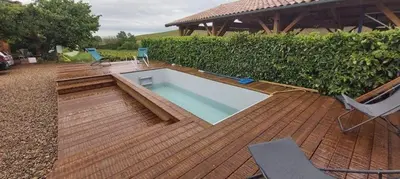 Piscine de l'établissement La Maison des Vignes - Convivialité détente et art de vivre au cœur du Beaujolais ou située à proximité