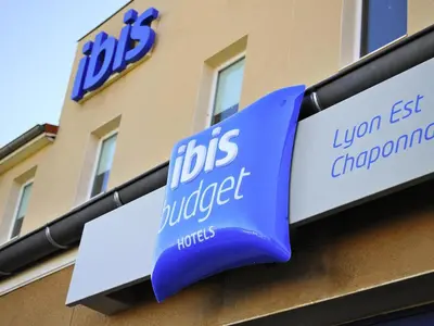Certificat, récompense, panneau ou autre document affiché dans l'établissement ibis budget Lyon Est Chaponnay