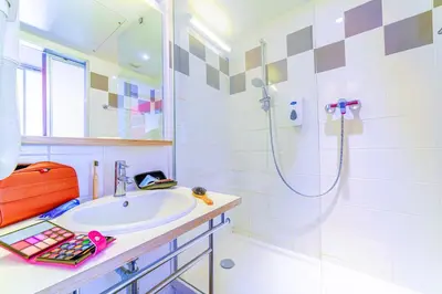 Salle de bains dans l'établissement Residence Montempo Appart'Hôtel Lyon Cite Internationale