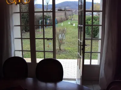 Vue générale sur la montagne ou vue sur la montagne depuis la maison d'hôtes
