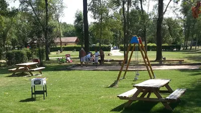 Aire de jeux pour enfants de l'établissement Paradis Des Dombes