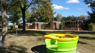 Jardin de l'établissement Paradis Des Dombes
