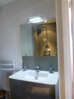Salle de bains dans l'établissement Carpe Diem