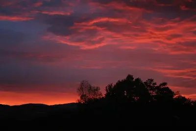 Lever ou coucher de soleil vu de la maison d'hôtes ou à proximité