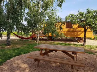 Jardin de l'établissement La Roulotte de Chiroubles